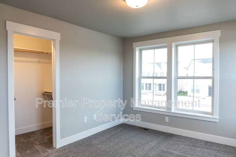2 Bed/2.5 Bath Modern Duplex on Billings West End property image