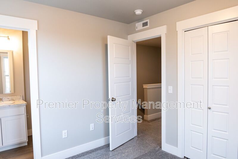 2 Bed/2.5 Bath Modern Duplex on Billings West End property image