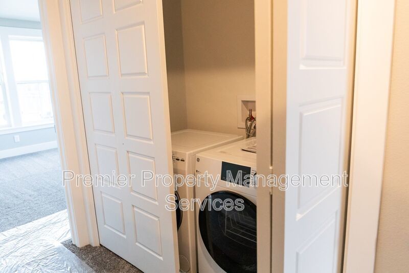 2 Bed/2.5 Bath Modern Duplex on Billings West End property image