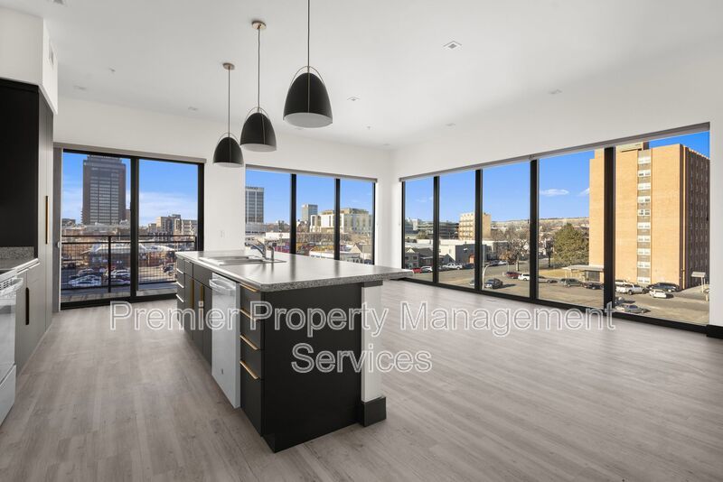 Holiday Special! Get one month FREE! property image