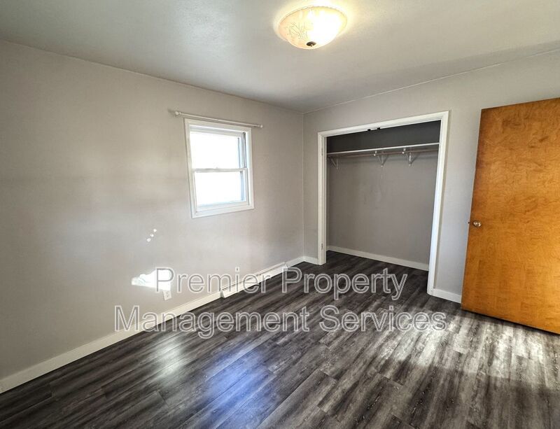 Charming West End Rental with Large Backyard & Garage property image