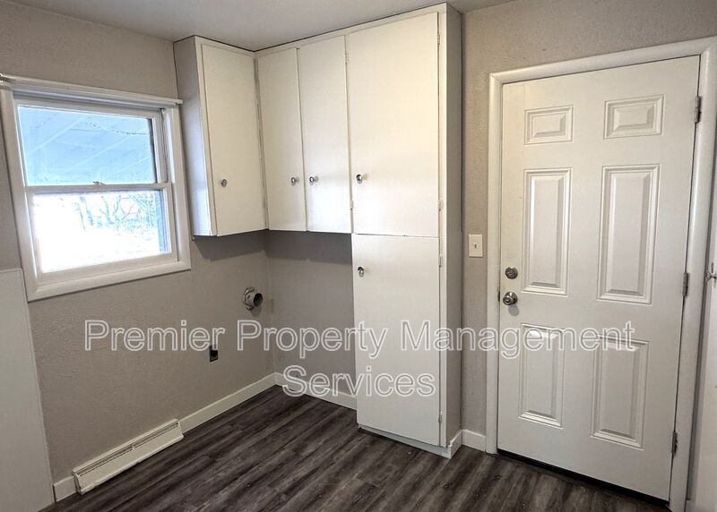 Charming West End Rental with Large Backyard & Garage property image