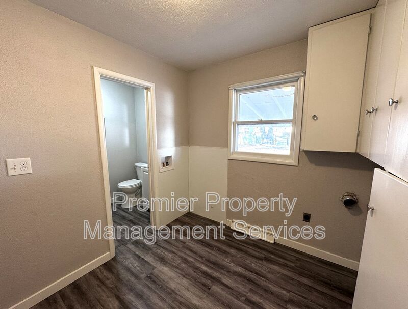 Charming West End Rental with Large Backyard & Garage property image