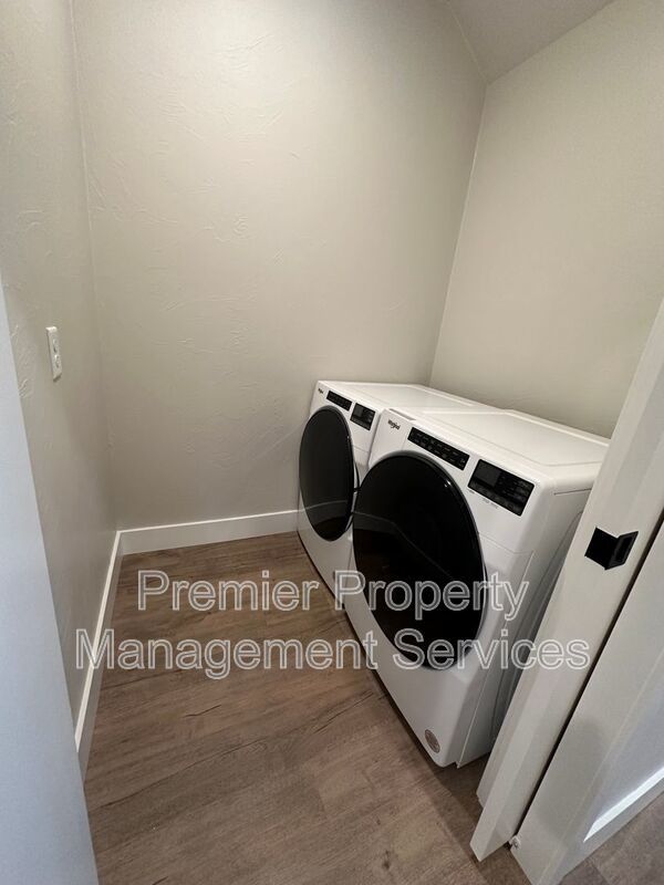 2 Bed / 2 Bath Modern Apartment on Billings West End property image