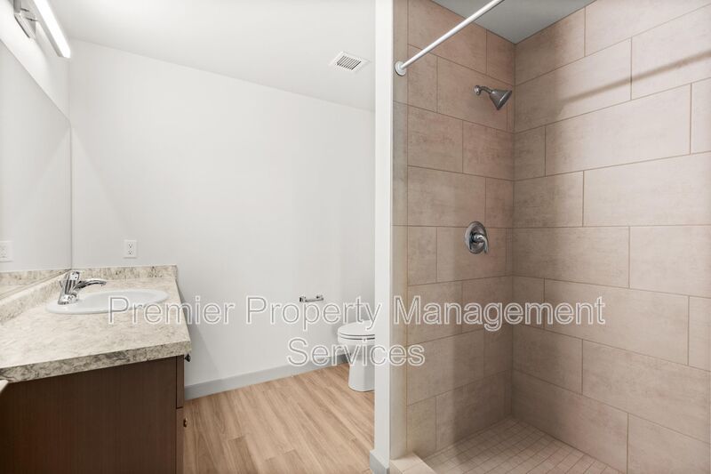 Updated Midtown Apartment with In-Unit Laundry & Secure Parking – Pet Friendly property image