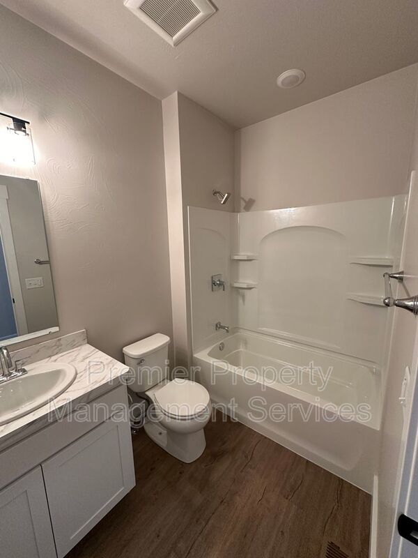 2 Bed / 2 Bath Modern Apartment on Billings West End property image