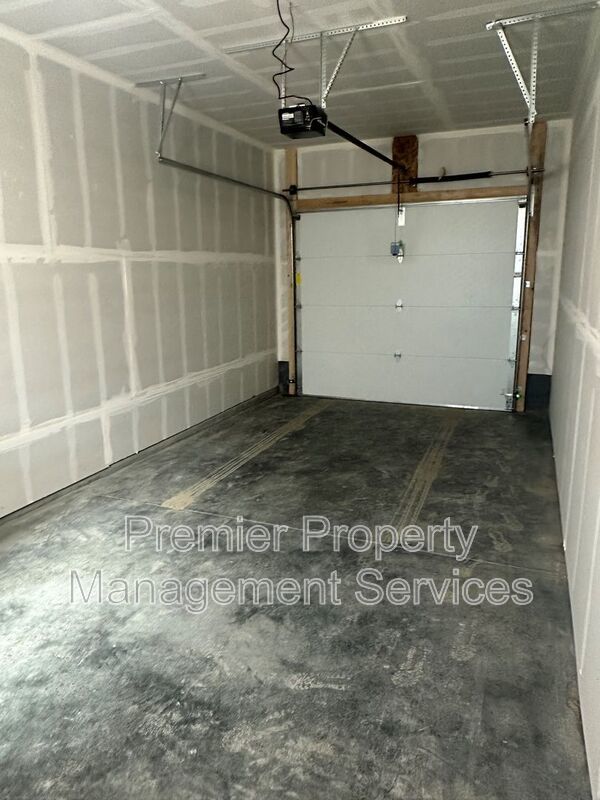 Modern 1-Bedroom Duplex with Attached Garage – West End Billings property image