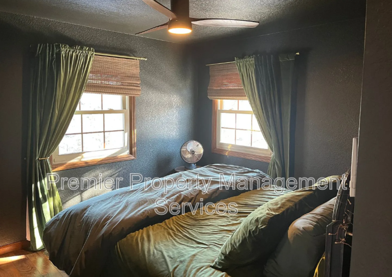 Mountain Home in Emerald Hills property image