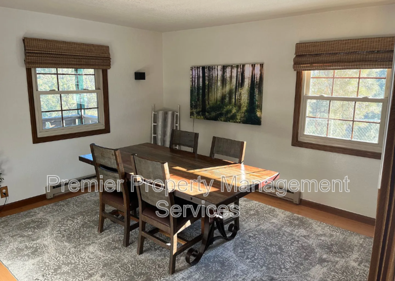 Mountain Home in Emerald Hills property image