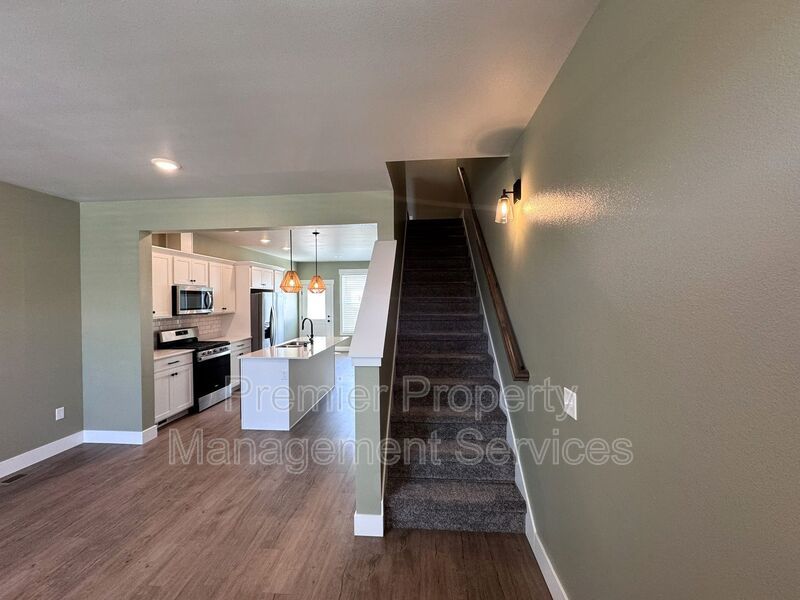 Move-In Ready Annafeld Home with In-Unit Laundry & Garage property image