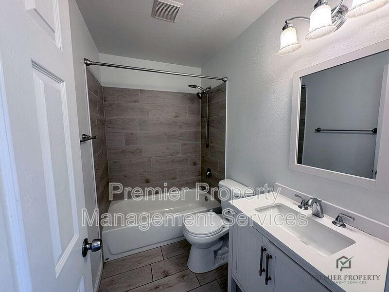 4 Bed / 2 Bath · 2,068 sq ft · Fenced Yard & Big Garage property image