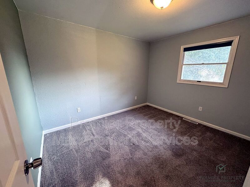 4 Bed / 2 Bath · 2,068 sq ft · Fenced Yard & Big Garage property image