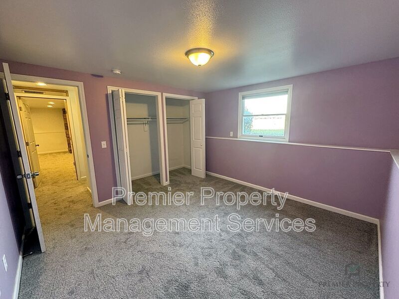 4 Bed / 2 Bath · 2,068 sq ft · Fenced Yard & Big Garage property image