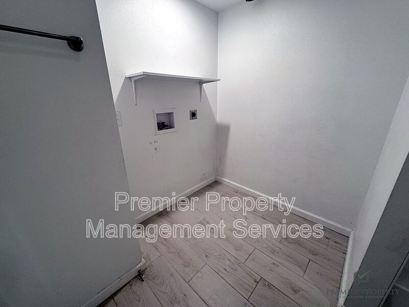 4 Bed / 2 Bath · 2,068 sq ft · Fenced Yard & Big Garage property image