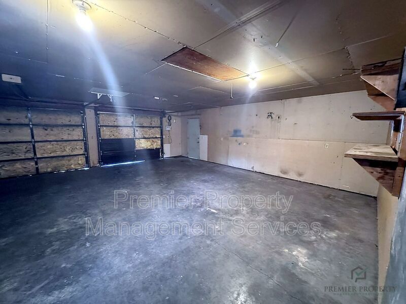 4 Bed / 2 Bath · 2,068 sq ft · Fenced Yard & Big Garage property image
