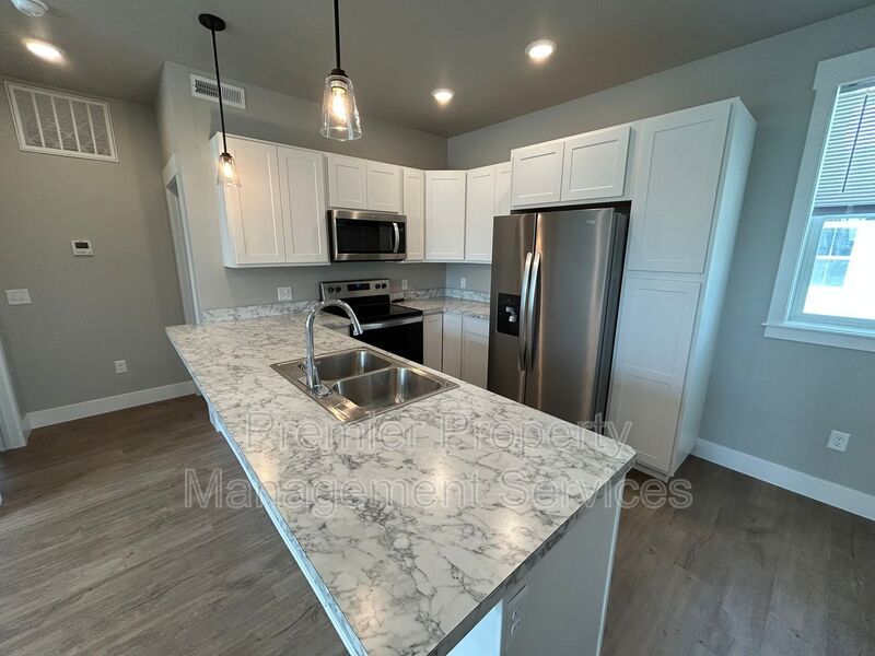 Modern 1-Bedroom Duplex with Attached Garage – West End Billings property image