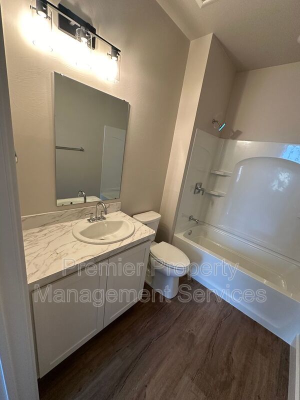 2 Bed / 2 Bath Modern Apartment on Billings West End property image