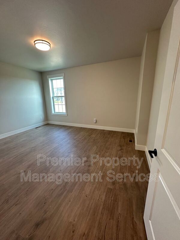 2 Bed / 2 Bath Modern Apartment on Billings West End property image